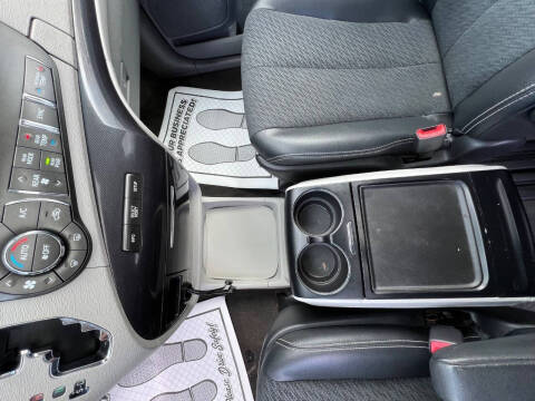 2014 Toyota Sienna SE 8-Passenger