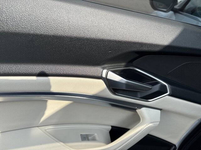 2024 Audi Q8 e-tron quattro Premium Plus