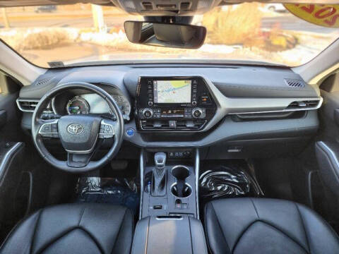 2022 Toyota Highlander Hybrid XLE