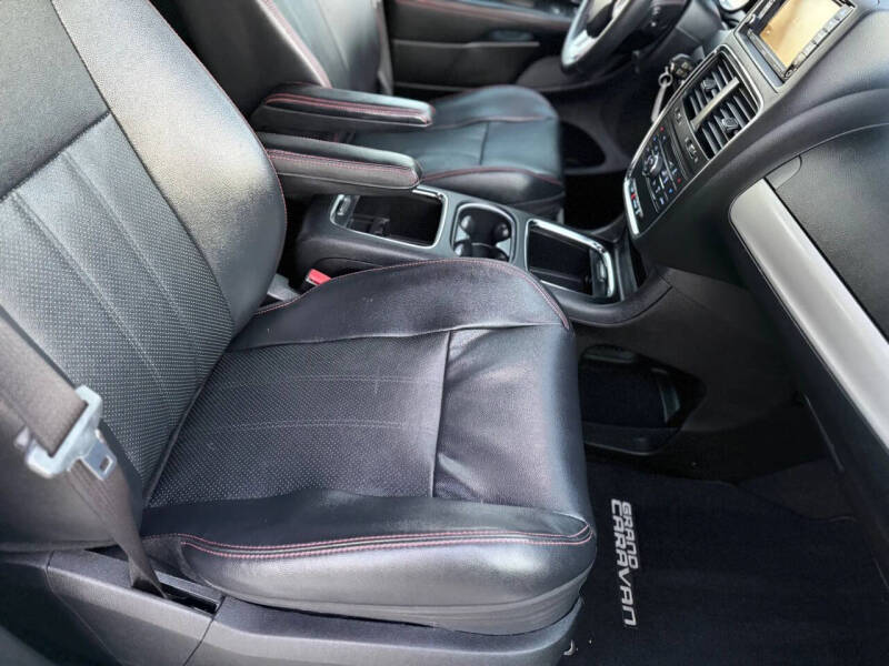 2014 Dodge Grand Caravan R/T