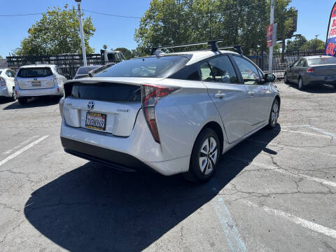 2016 Toyota Prius Two