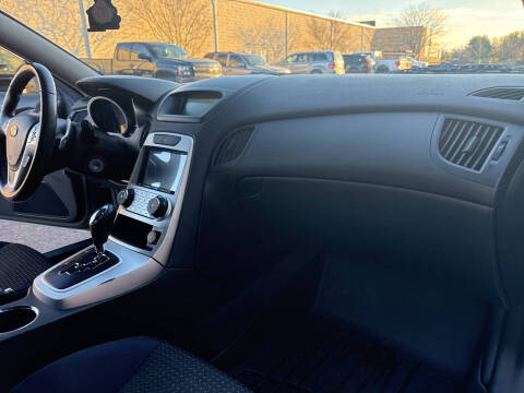 2010 Hyundai Genesis Coupe 2.0T Premium