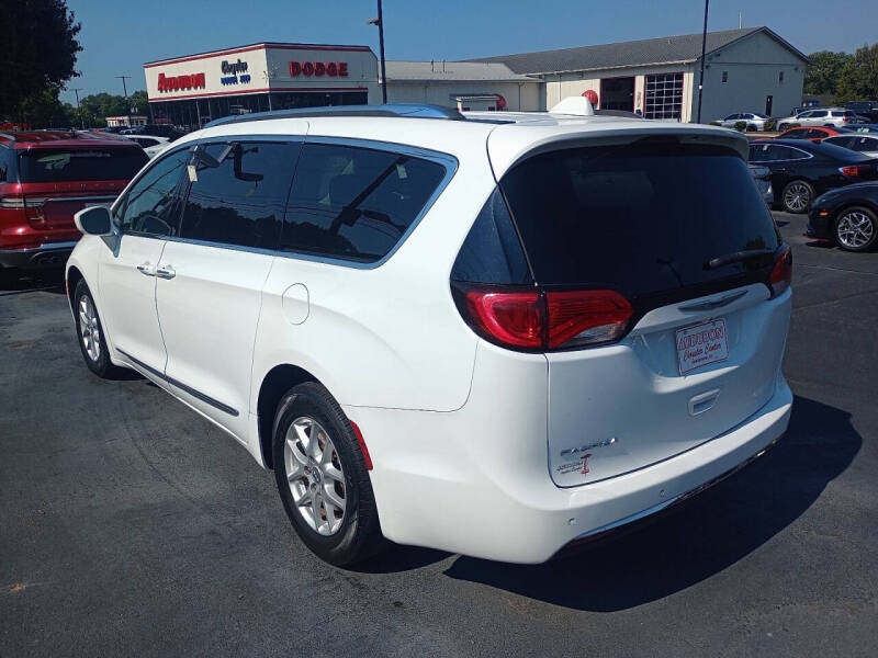 2020 Chrysler Pacifica Touring L