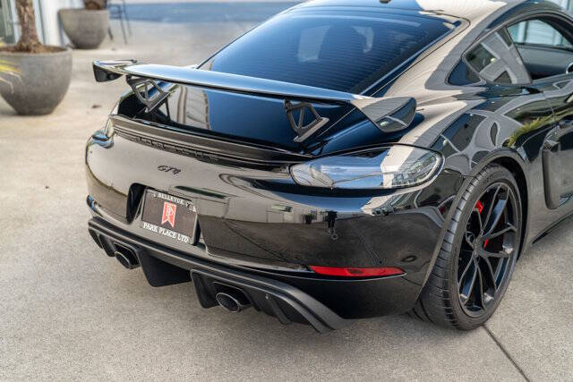 2021 Porsche 718 Cayman 7