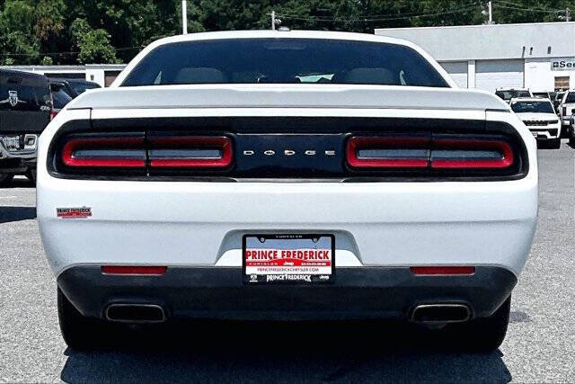 2015 Dodge Challenger SXT