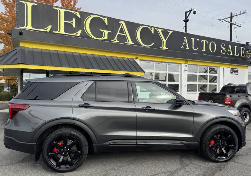 2020 Ford Explorer ST's photo