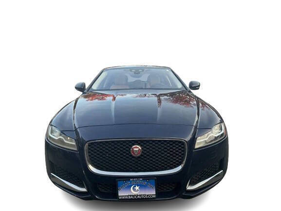 2018 Jaguar XF Premium's photo
