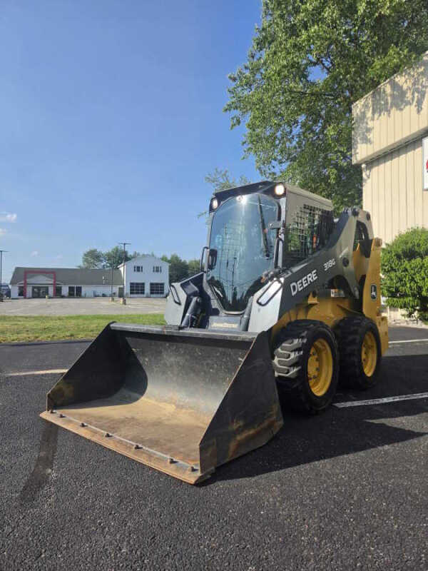 2019 John  Deere 318G