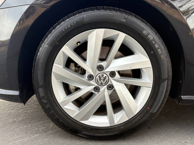 2018 Volkswagen Passat 2.0T SE