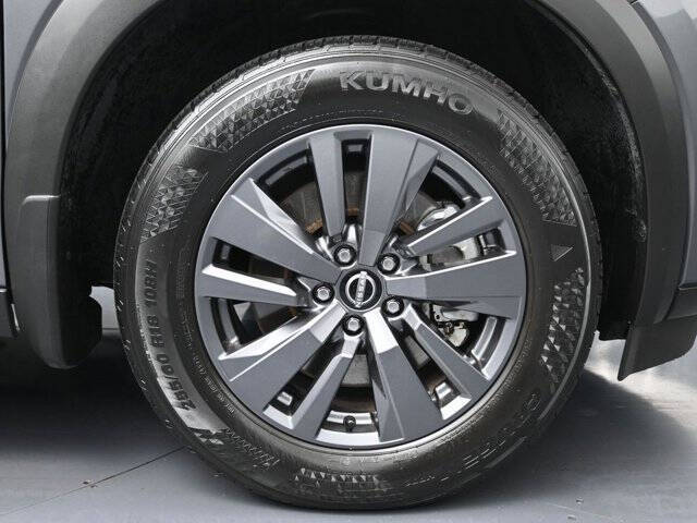 2022 Nissan Pathfinder SV