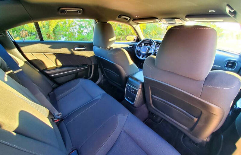 2017 Dodge Charger SXT