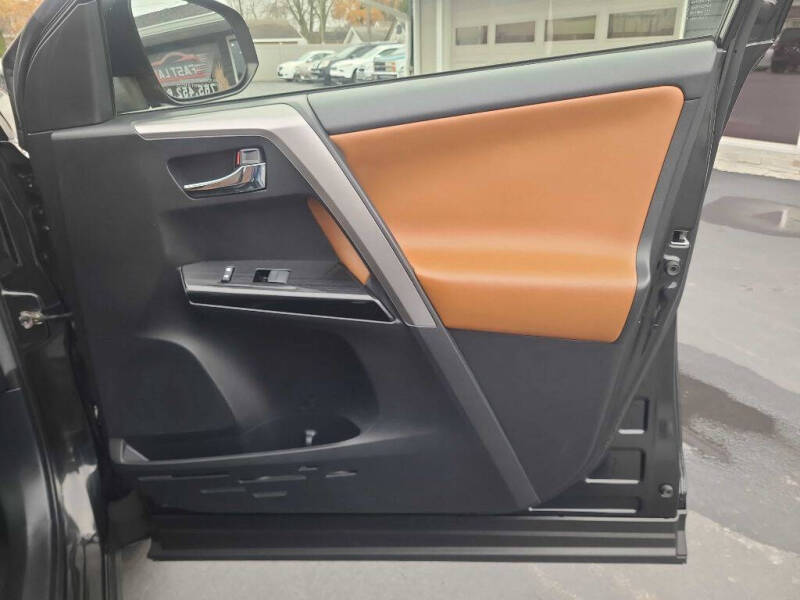 2017 Toyota RAV4 Hybrid Limited