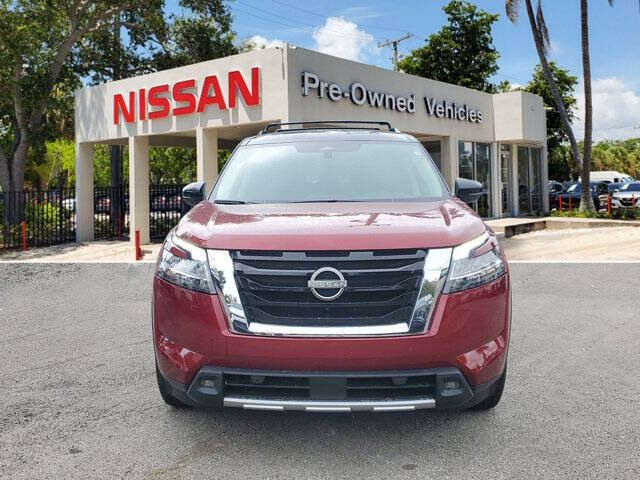 2023 Nissan Pathfinder SL