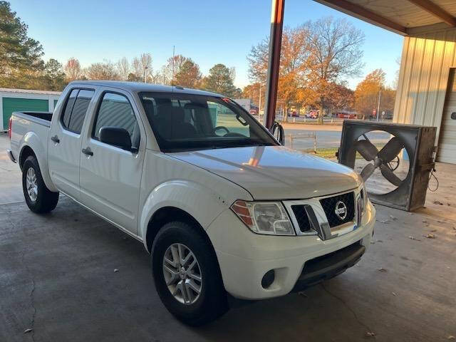 2016 Nissan Frontier SV photo 2