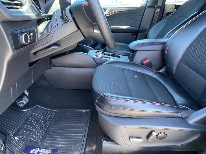 2025 Ford Escape ST-Line