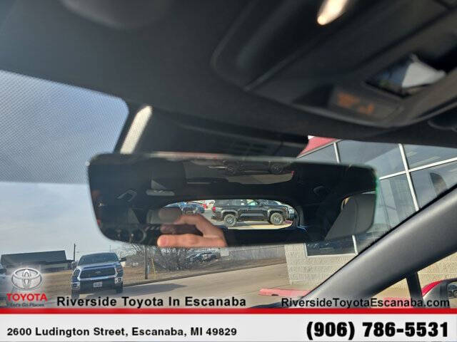 2025 Toyota Corolla Hatchback SE