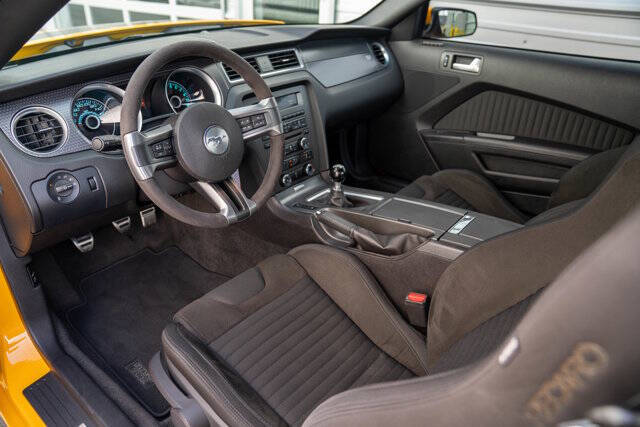2013 Ford Mustang 11