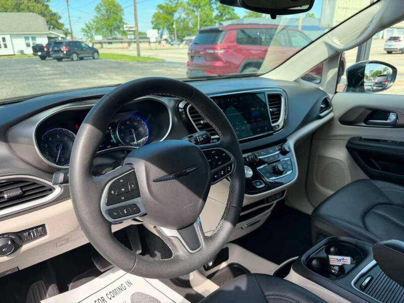 2024 Chrysler Pacifica Touring L