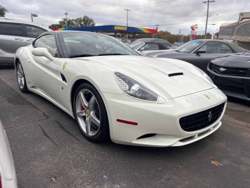2010 Ferrari California Base's photo