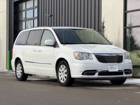 2016 Chrysler Town and Country Touring