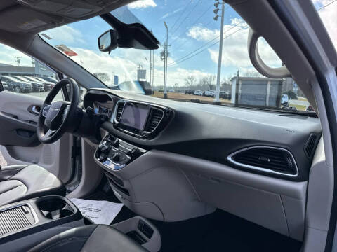 2024 Chrysler Pacifica Touring L