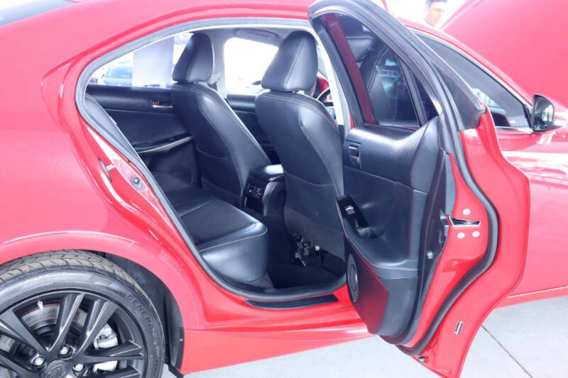 2018 Lexus IS 300