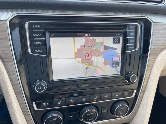 2017 Volkswagen Passat V6 SEL Premium