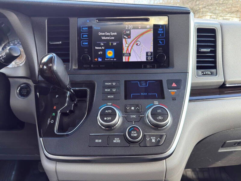 2017 Toyota Sienna