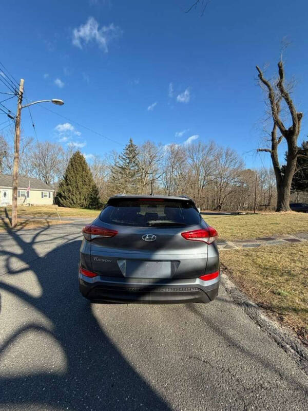 2016 Hyundai Tucson SE