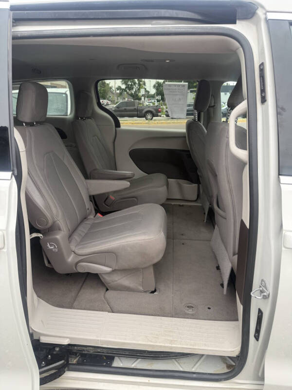 2017 Chrysler Pacifica LX