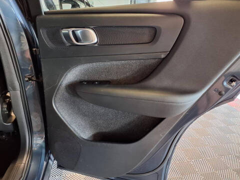 2021 Volvo XC40 T4 Momentum