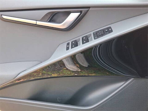 2025 Kia Niro EX Touring