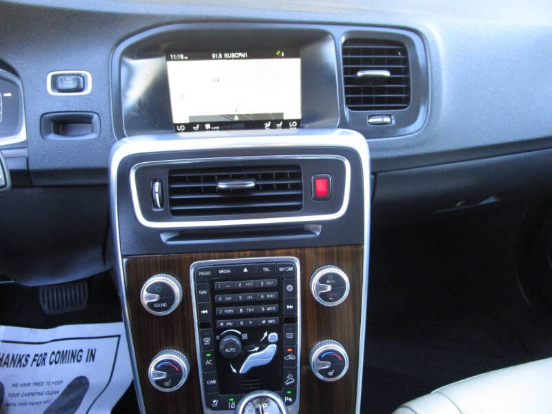 2015 Volvo V60 Cross Country T5 Platinum