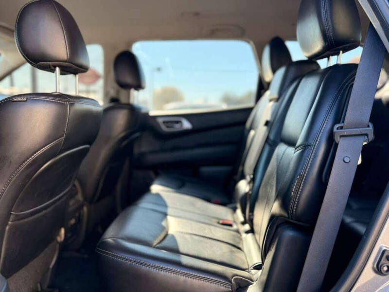 2020 Nissan Pathfinder SL