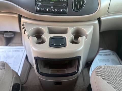 2004 Ford E-Series E-350 SD XLT