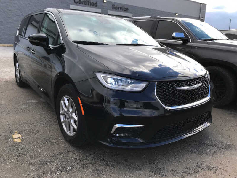 2024 Chrysler Pacifica Touring L