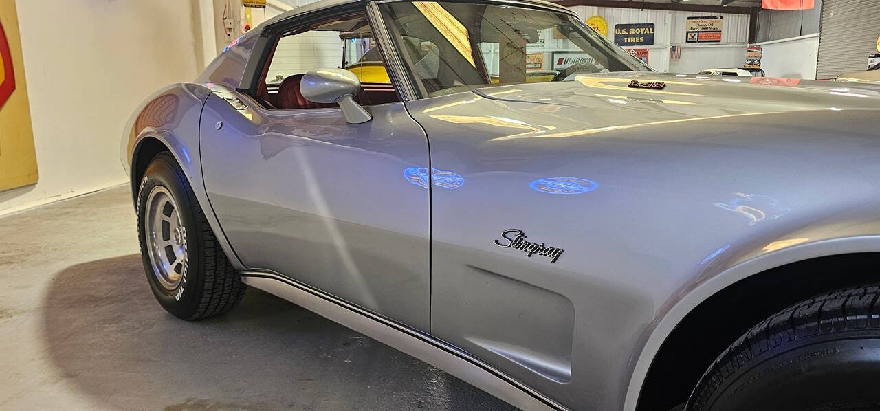 1976 Chevrolet Corvette Stingray 17