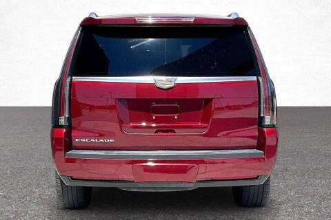 2016 Cadillac Escalade Luxury Collection