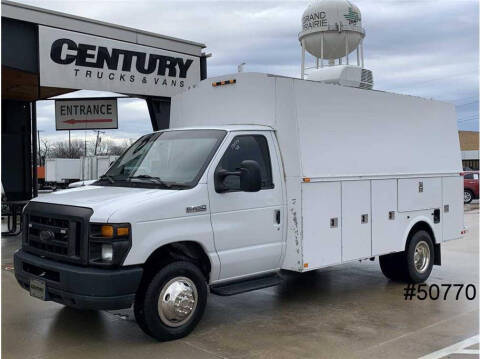 2015 Ford E-Series for sale at CENTURY TRUCKS & VANS in Grand Prairie TX