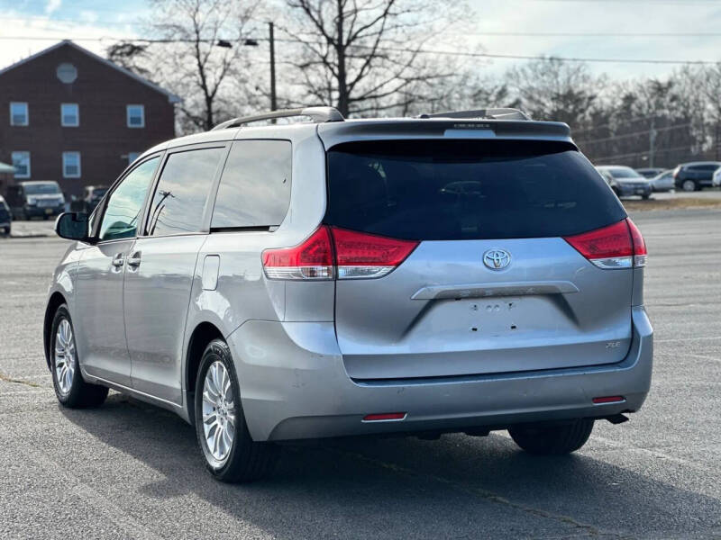 2011 Toyota Sienna