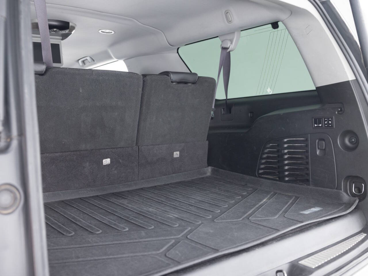 Used Car 2017 Chevrolet Suburban  Premier 4x4 4dr Suv For Sale Under $30,000 In Coal City, Illinois