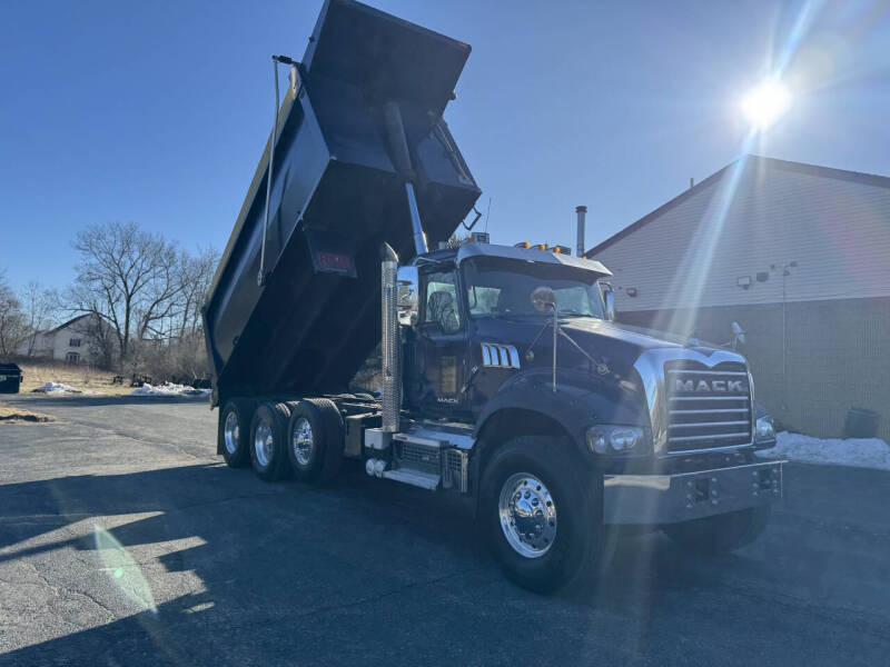 2018 Mack Gu713