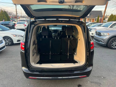 2023 Chrysler Pacifica Touring L