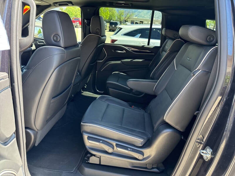 2023 Cadillac Escalade ESV Sport