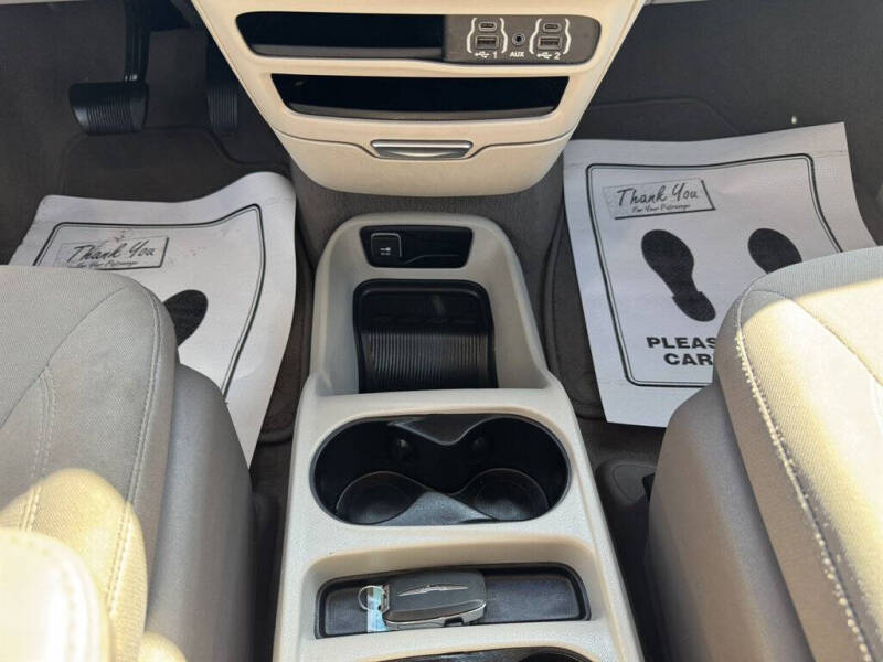 2021 Chrysler Voyager LX