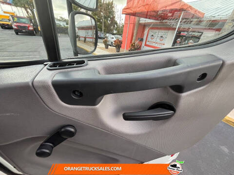 2019 Freightliner M2 106