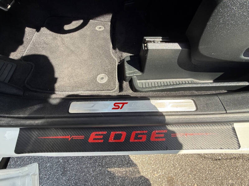 2022 Ford Edge ST-Line