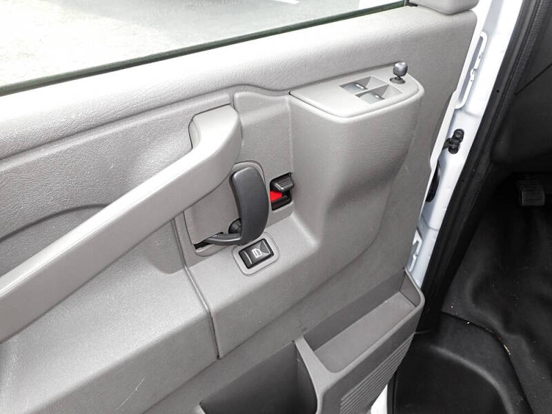 2017 Chevrolet Express LS 2500