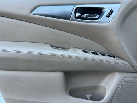 2017 Nissan Pathfinder