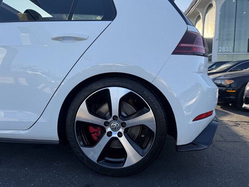 2019 Volkswagen Golf GTI S